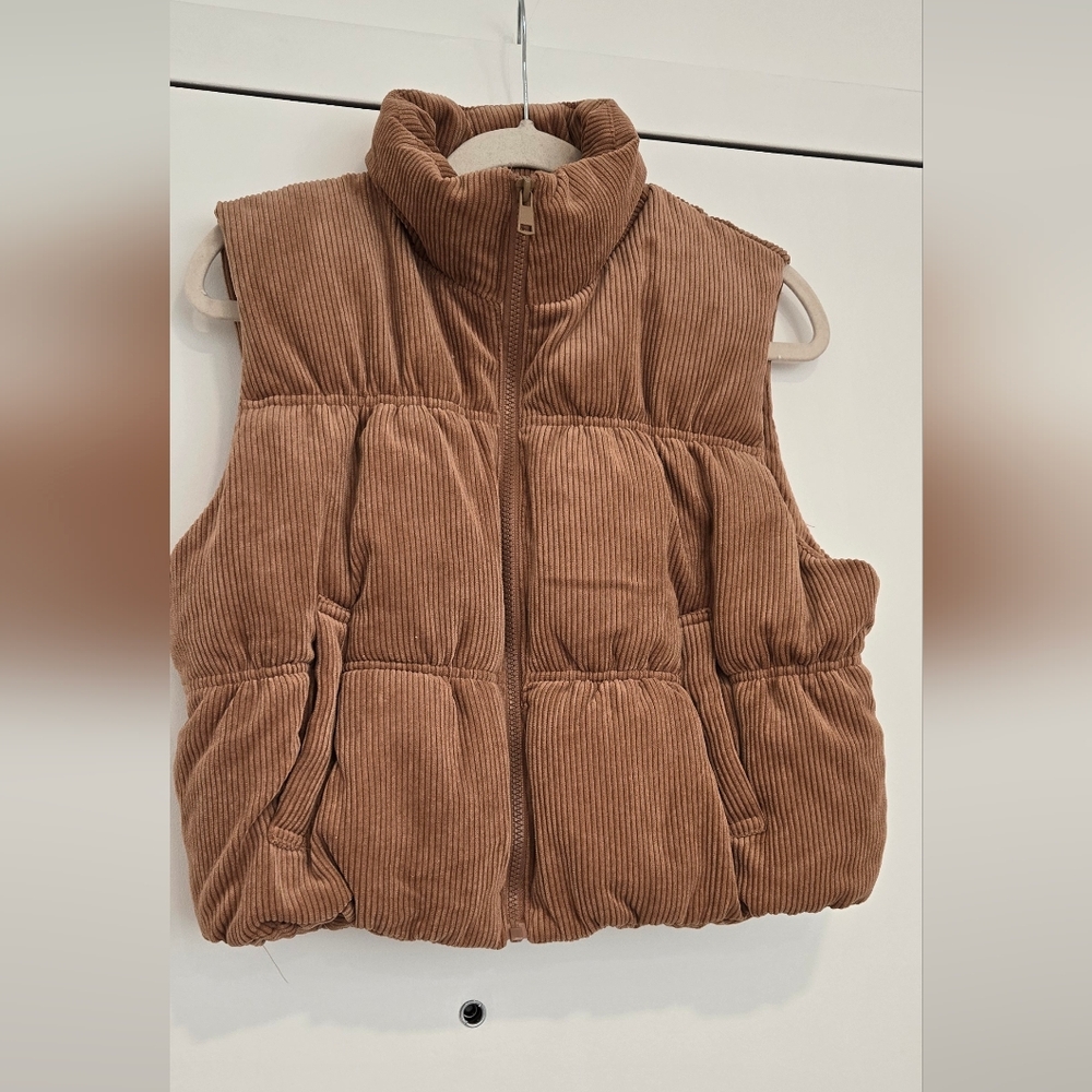 Women's Caramel Cropped Corduroy Puffer Vest In Large